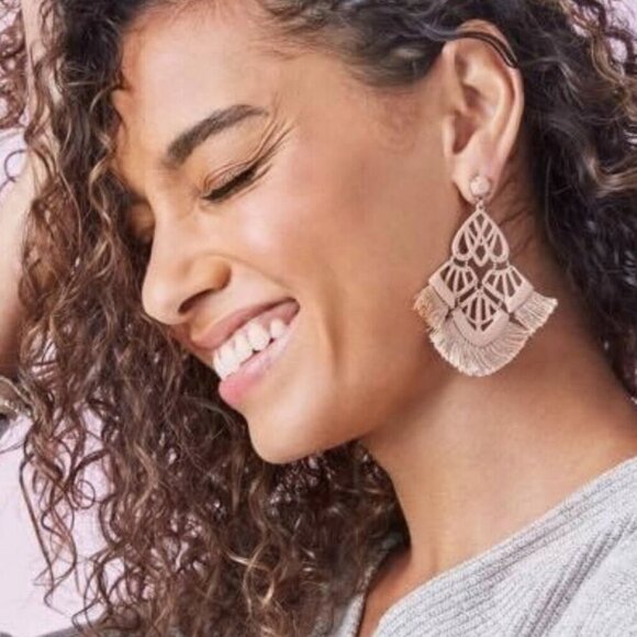 Stella & Dot Alexandria Chandelier BLUSH NWT - Picture 2 of 6